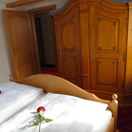 아파트 Gaestehaus Am Berg *