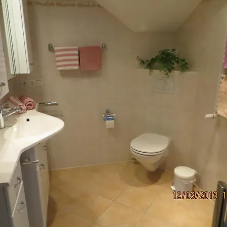 Gaestehaus Am Berg Apartamento