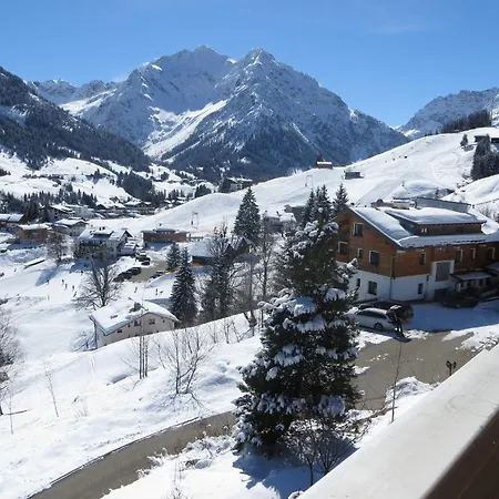 Gaestehaus Am Berg 아파트 Hirschegg (Vorarlberg)