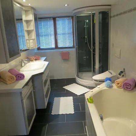 Gaestehaus Am Berg Apartamento