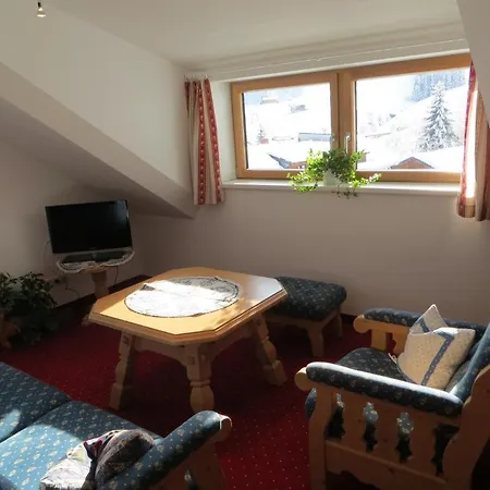 Gaestehaus Am Berg Hirschegg (Vorarlberg)