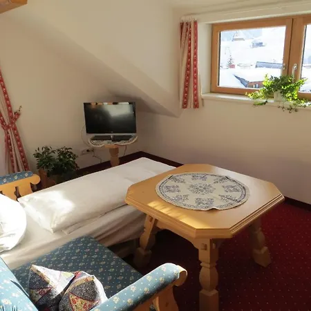 아파트 Gaestehaus Am Berg *