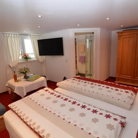 Gaestehaus Am Berg Apartamento